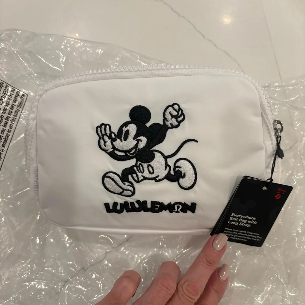 *LONG STRAP* Disney x Lululemon - Picture 5 of 15